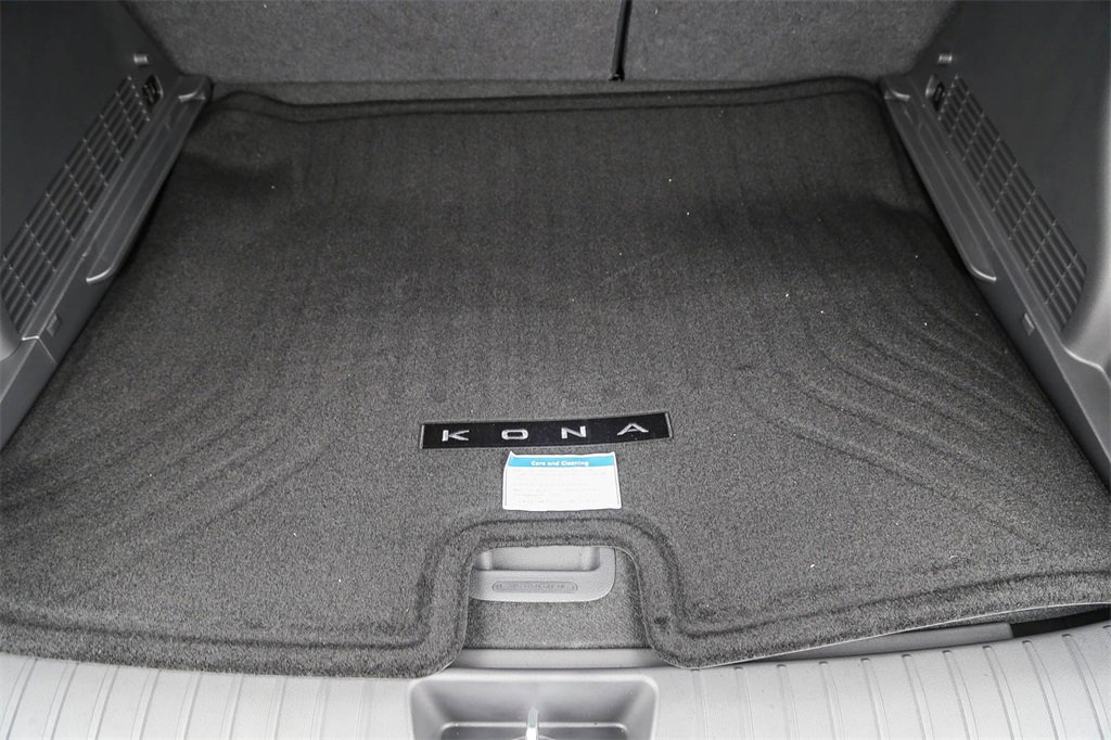 Certified 2025 Hyundai Kona Limited image 24
