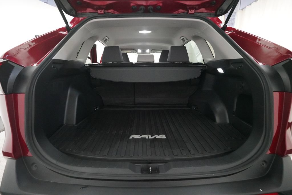 Used 2023 Toyota RAV4 XLE AWD/4WD image 10