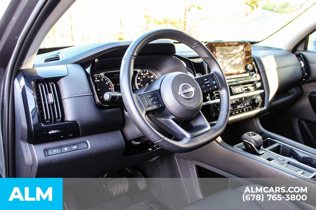 Used 2025 Nissan Pathfinder SV image 25