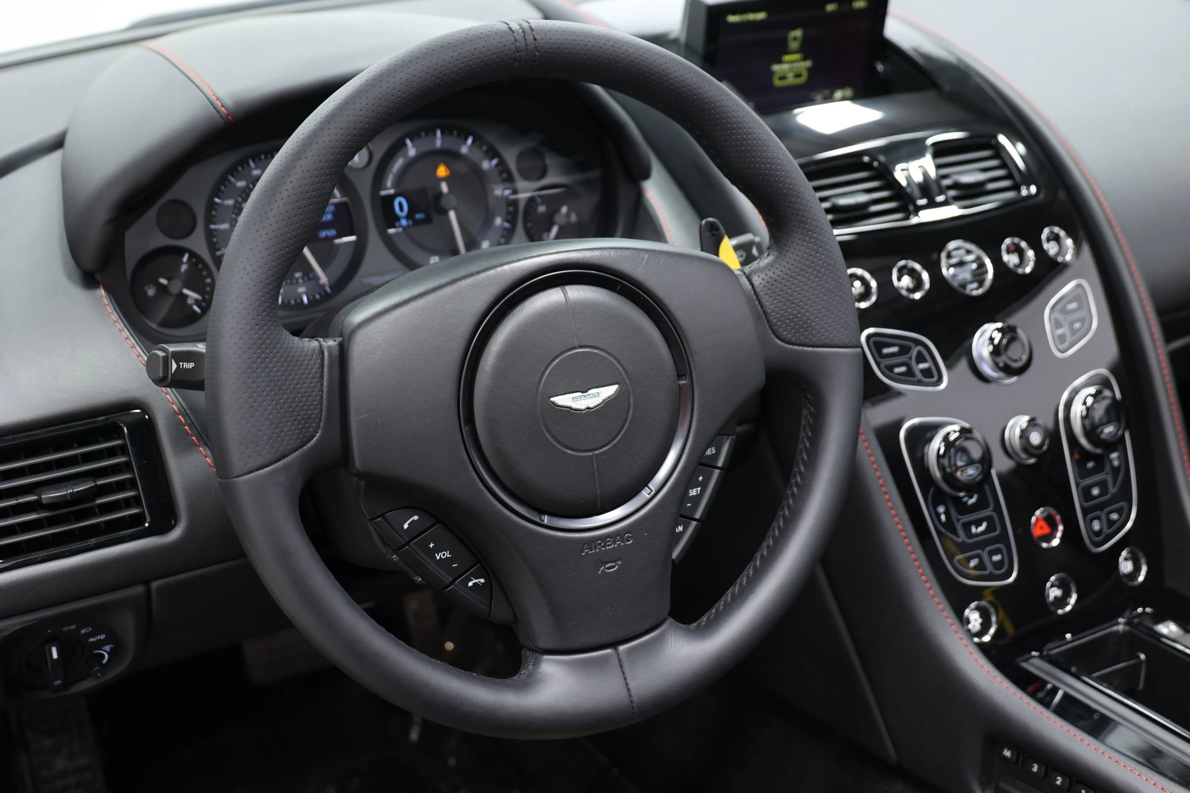 Used 2016 Aston Martin V8 Vantage GT RWD image 21