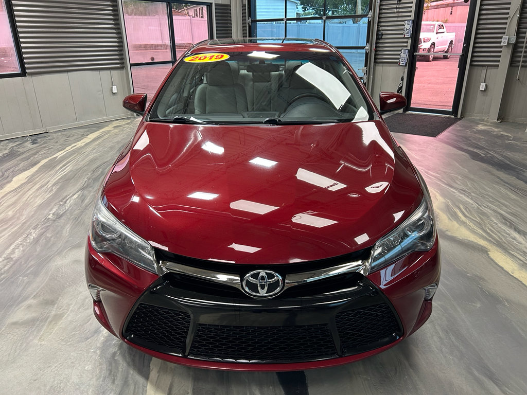 Used 2016 Toyota Camry SE w/ Moonroof Package FWD image 33