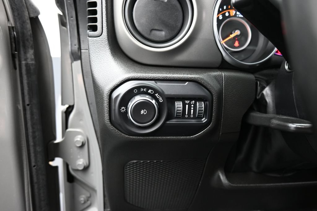 Used 2022 Jeep Wrangler Unlimited Sport AWD/4WD image 17
