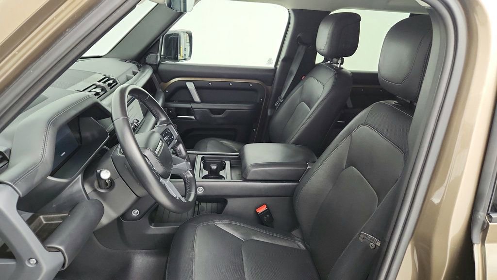 Used 2024 Land Rover Defender 110 X-Dynamic SE image 20