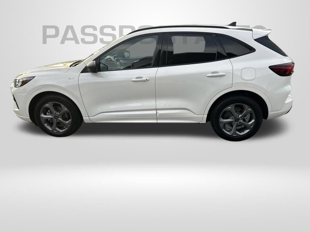 Used 2024 Ford Escape ST-Line w/ Equipment Group 301A FWD image 3