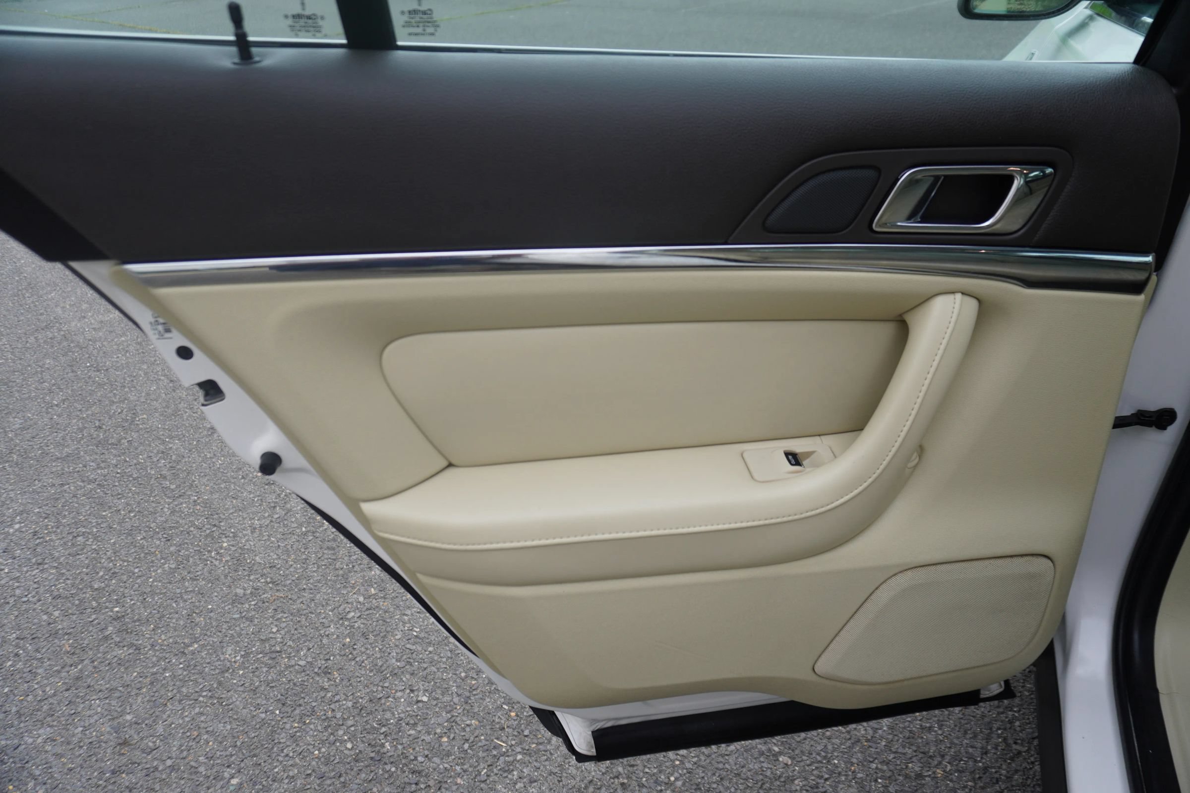 Used 2013 Lincoln MKS FWD image 14