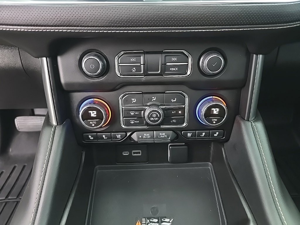 Used 2022 Chevrolet Suburban Premier image 17