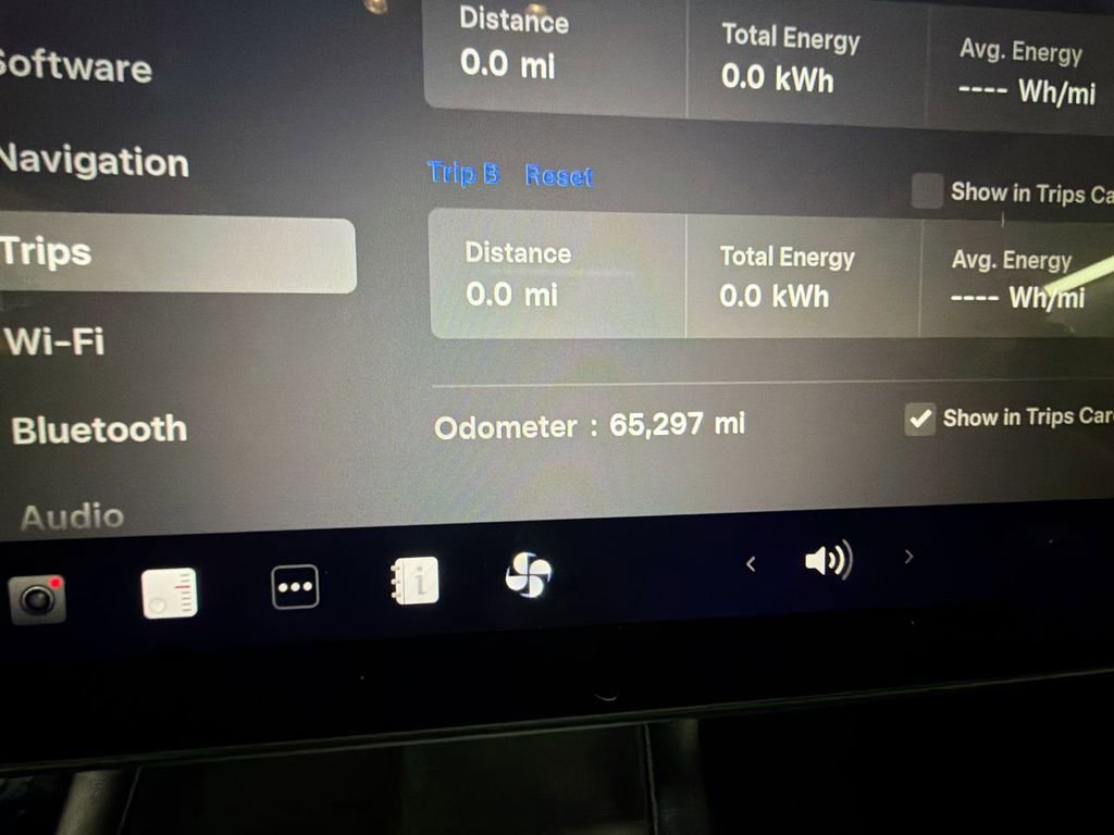 Used 2022 Tesla Model Y Performance AWD/4WD image 12