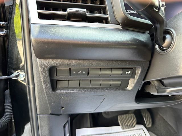 Used 2023 Mitsubishi Outlander SE image 22