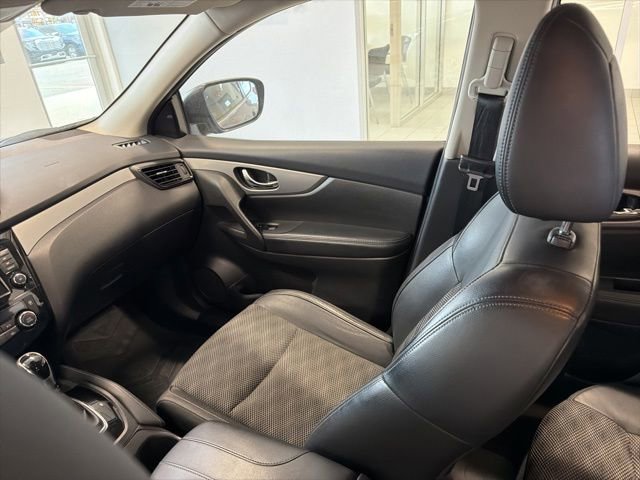 Used 2020 Nissan Rogue Sport SV w/ Technology Package AWD/4WD image 32
