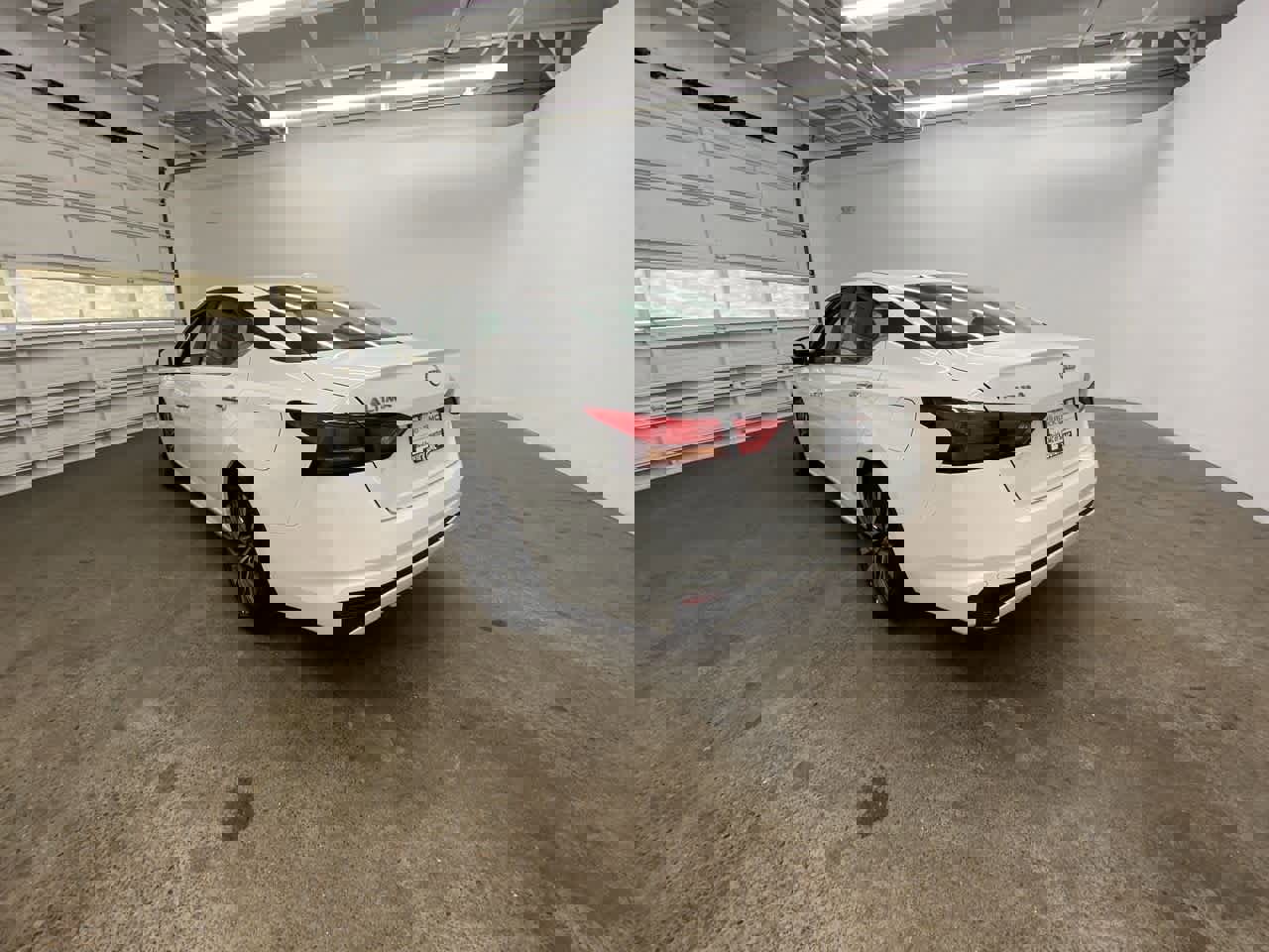 Used 2025 Nissan Altima 2.5 SV image 4