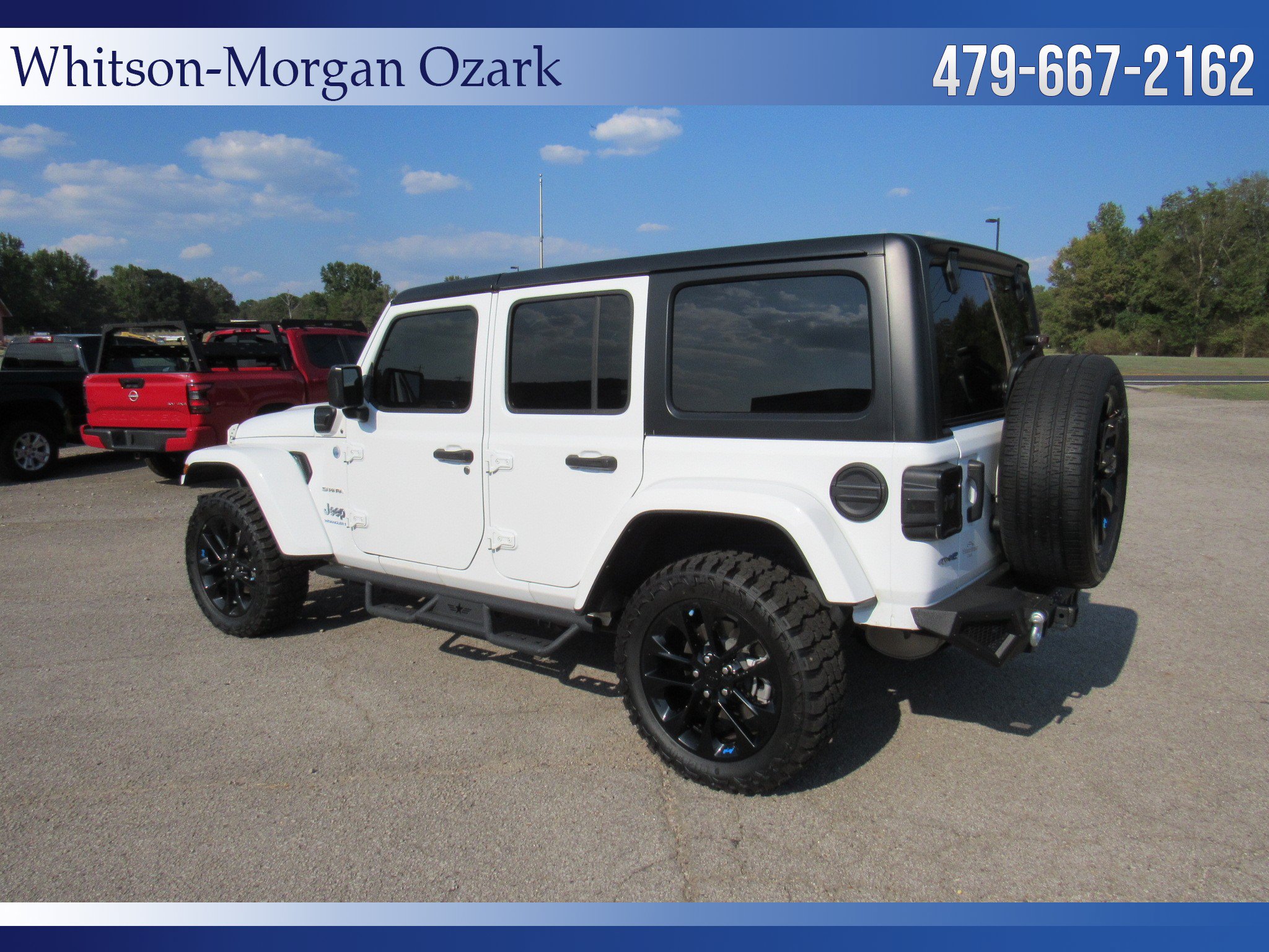 Used 2023 Jeep Wrangler Unlimited Sahara AWD/4WD image 11