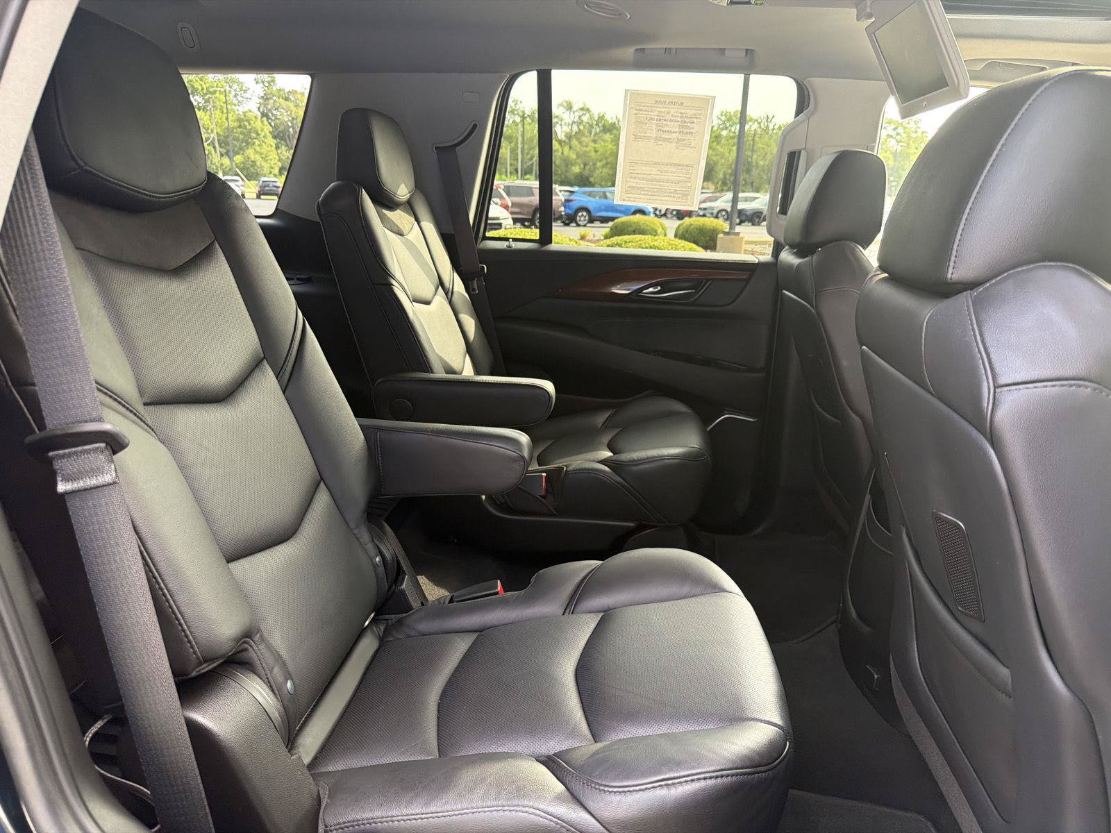Used 2020 Cadillac Escalade Premium Luxury AWD/4WD image 42