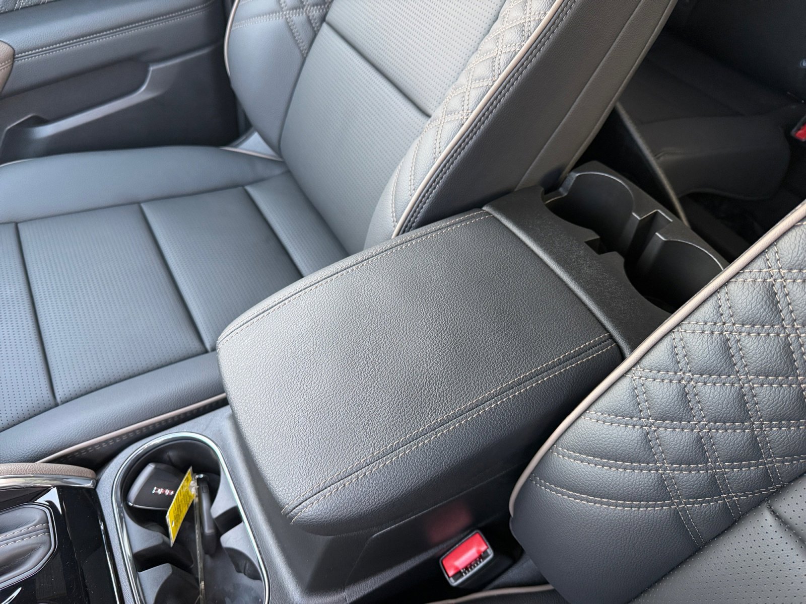 Used 2026 GMC Canyon Denali image 14