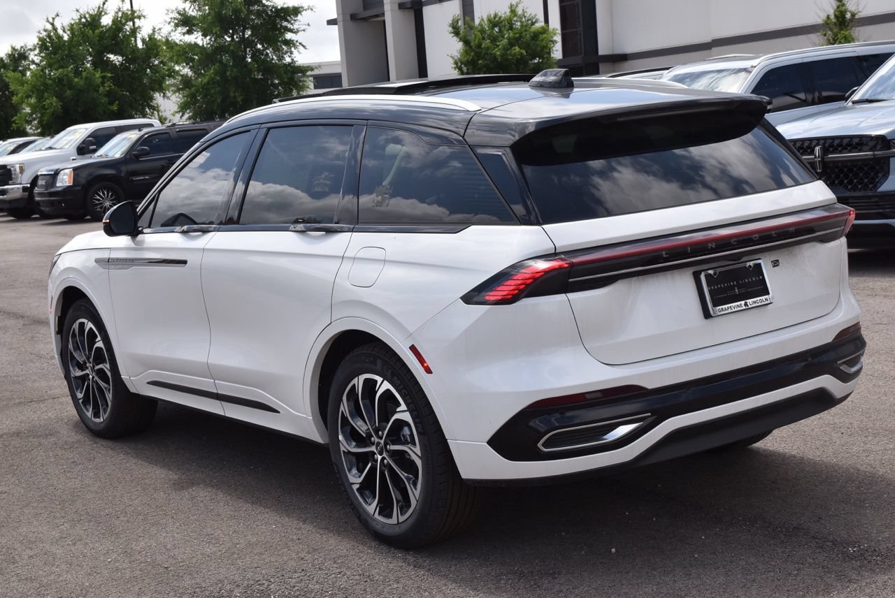 New 2026 Lincoln Nautilus Reserve AWD/4WD image 16