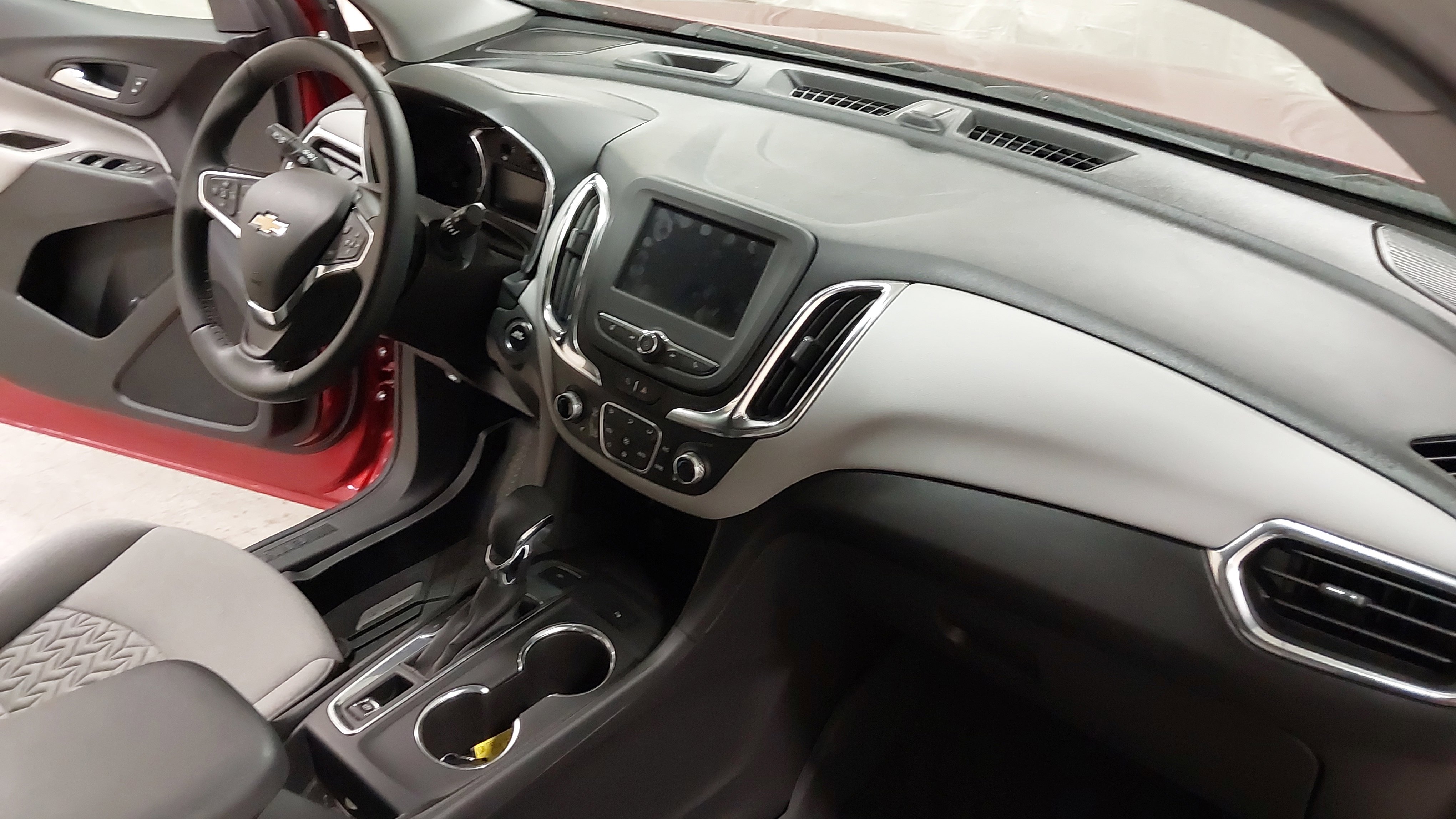 Used 2024 Chevrolet Equinox LT w/ LPO, Floor Liner Package image 29