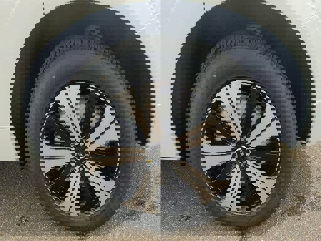 New 2025 Volvo XC60 T8 Core w/ Protection Package Premier image 12