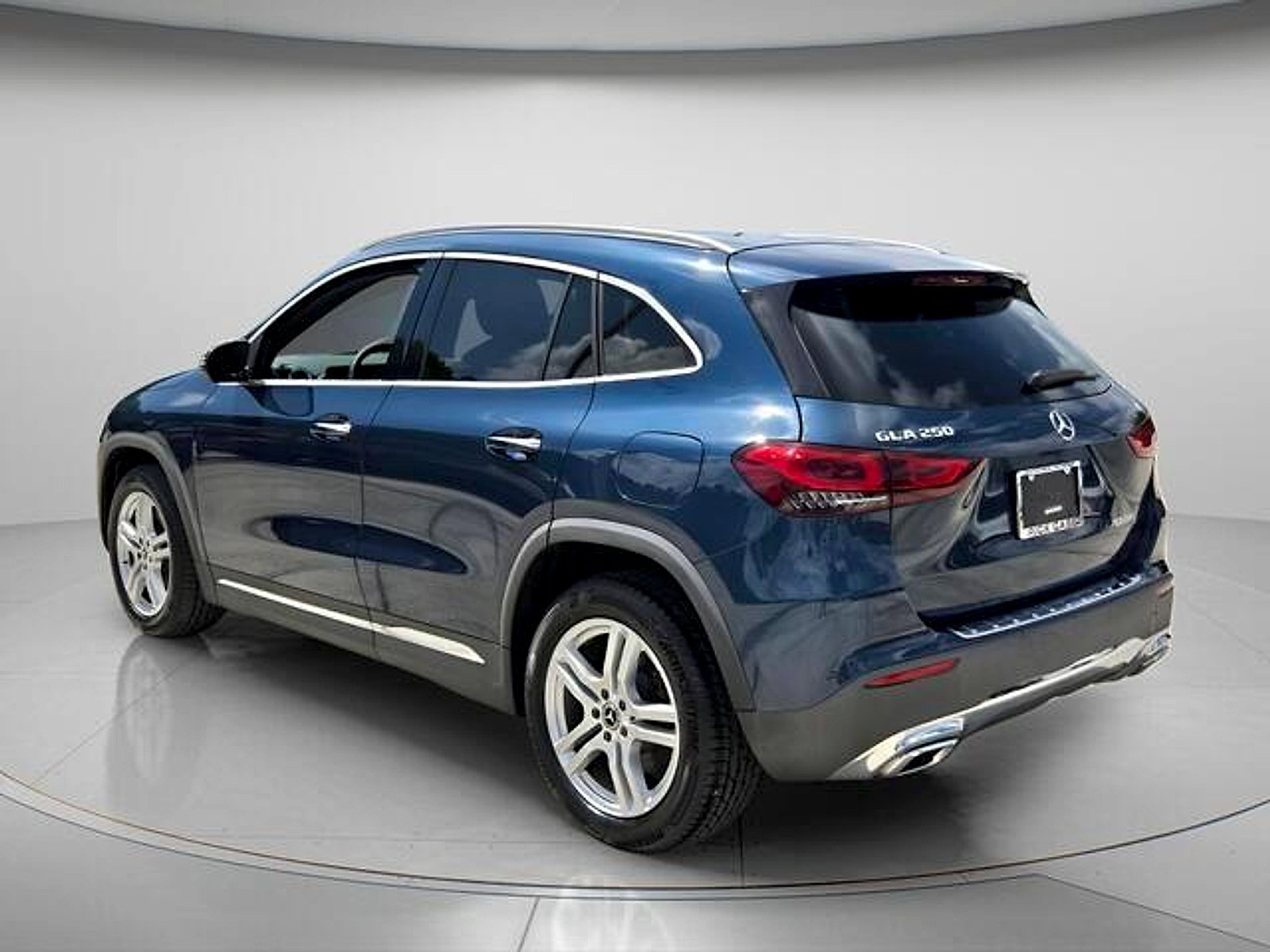 Used 2021 Mercedes-Benz GLA 250 image 8