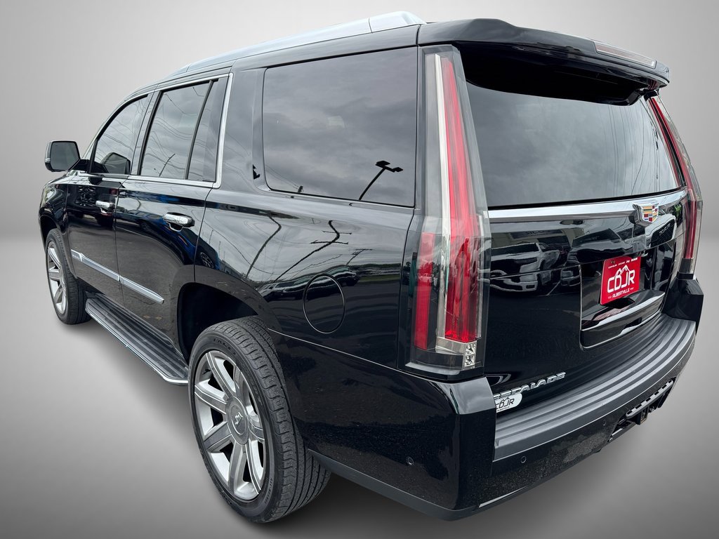 Used 2020 Cadillac Escalade Premium Luxury image 4