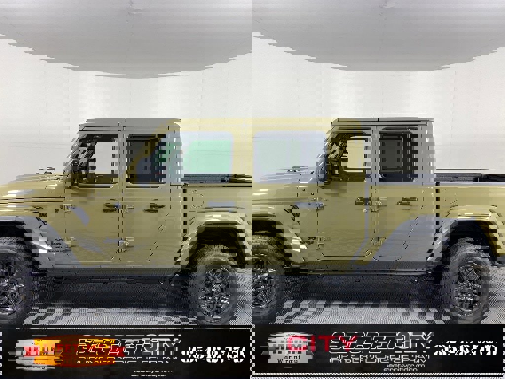 New 2025 Jeep Gladiator Sport image 4