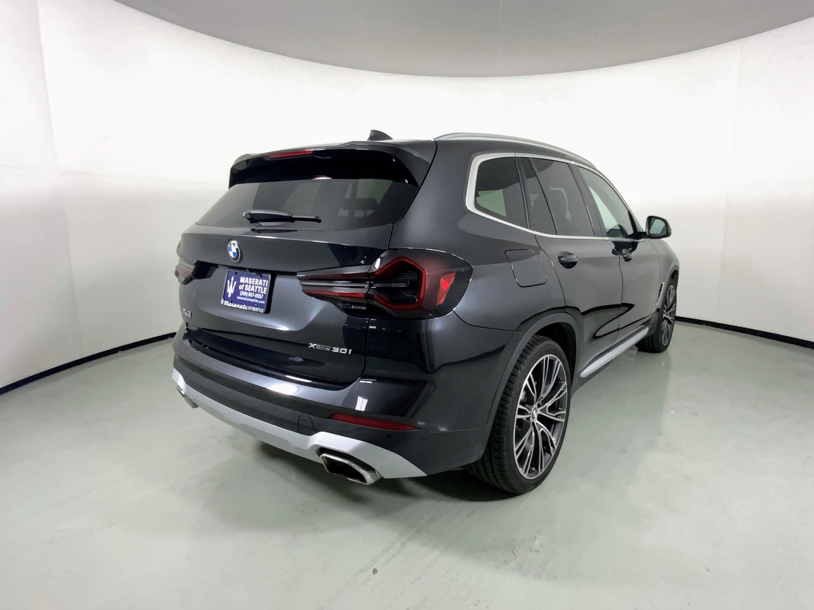 Used 2024 BMW X3 xDrive30i w/ Convenience Package w/ZPA image 2