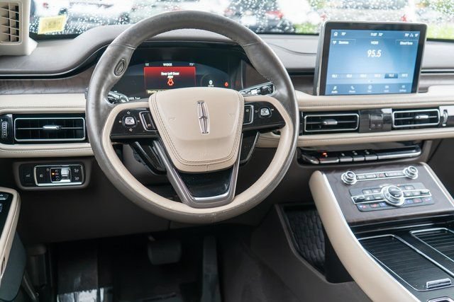 Used 2020 Lincoln Aviator Reserve w/ Elements Package Plus AWD/4WD image 14