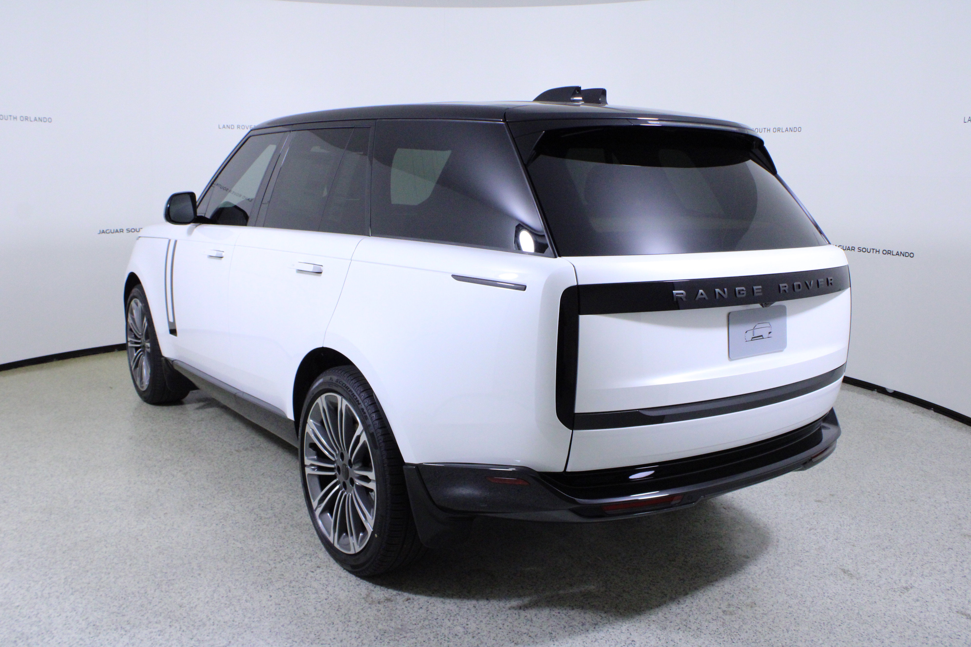 New 2026 Land Rover Range Rover SE image 5