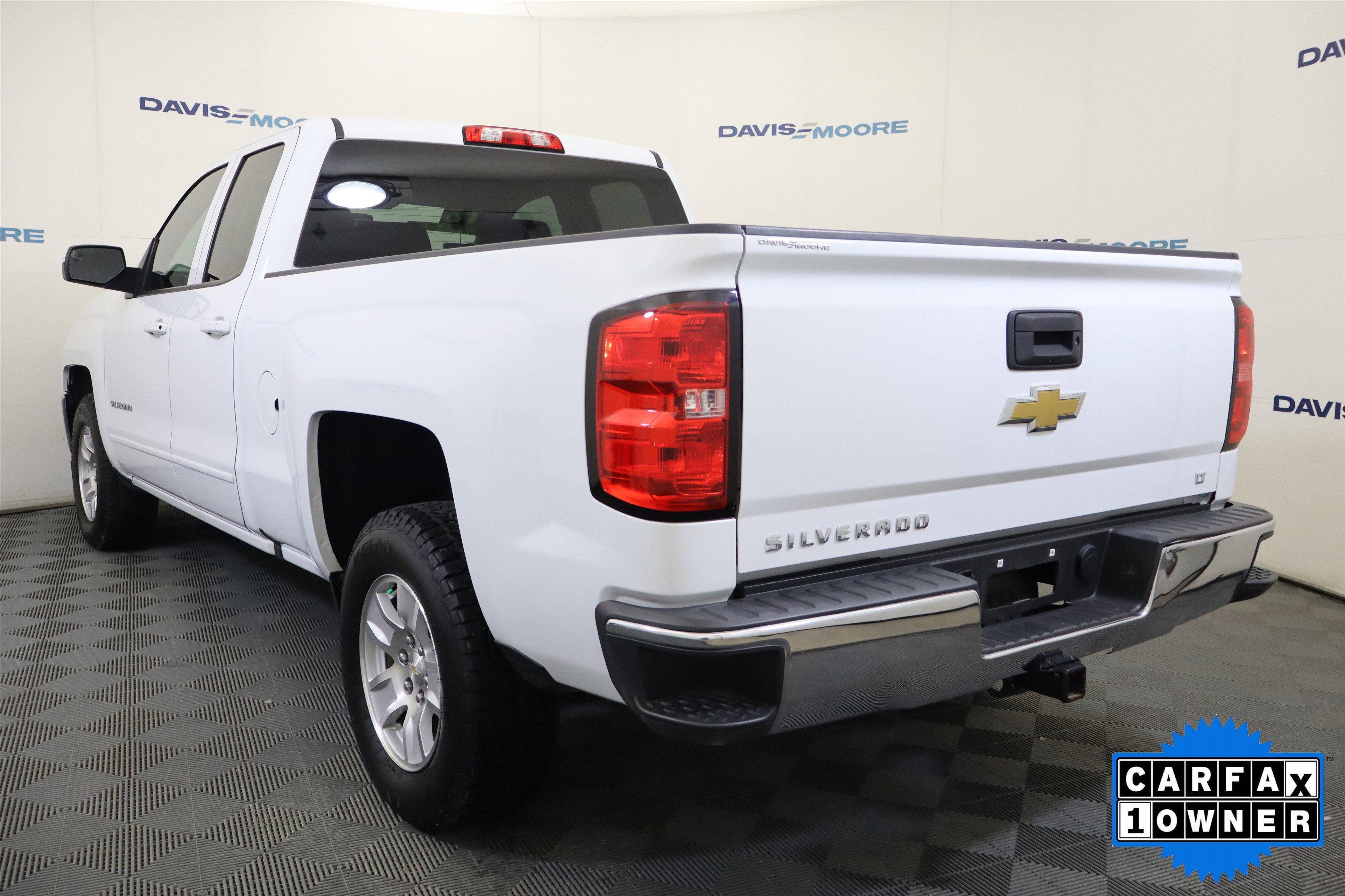 Used 2018 Chevrolet Silverado 1500 LT w/ All Star Edition image 9