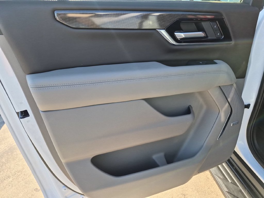 Used 2026 GMC Yukon XL Elevation w/ Elevation Premium Package RWD image 27