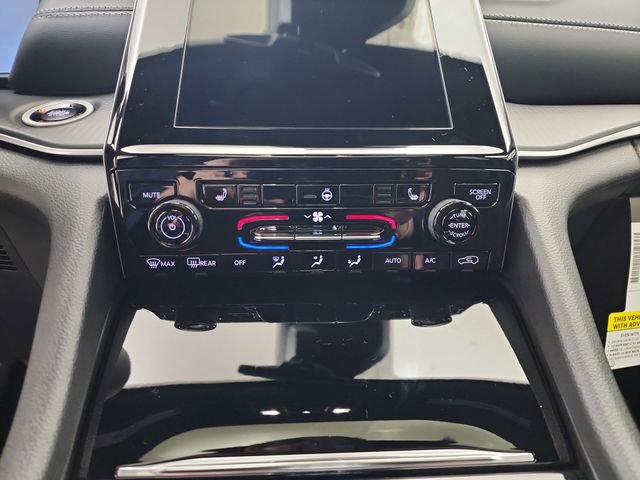 New 2025 Jeep Grand Cherokee Altitude image 18