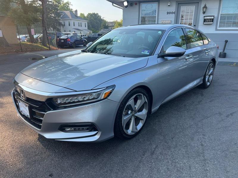 Used 2018 Honda Accord Touring image 3