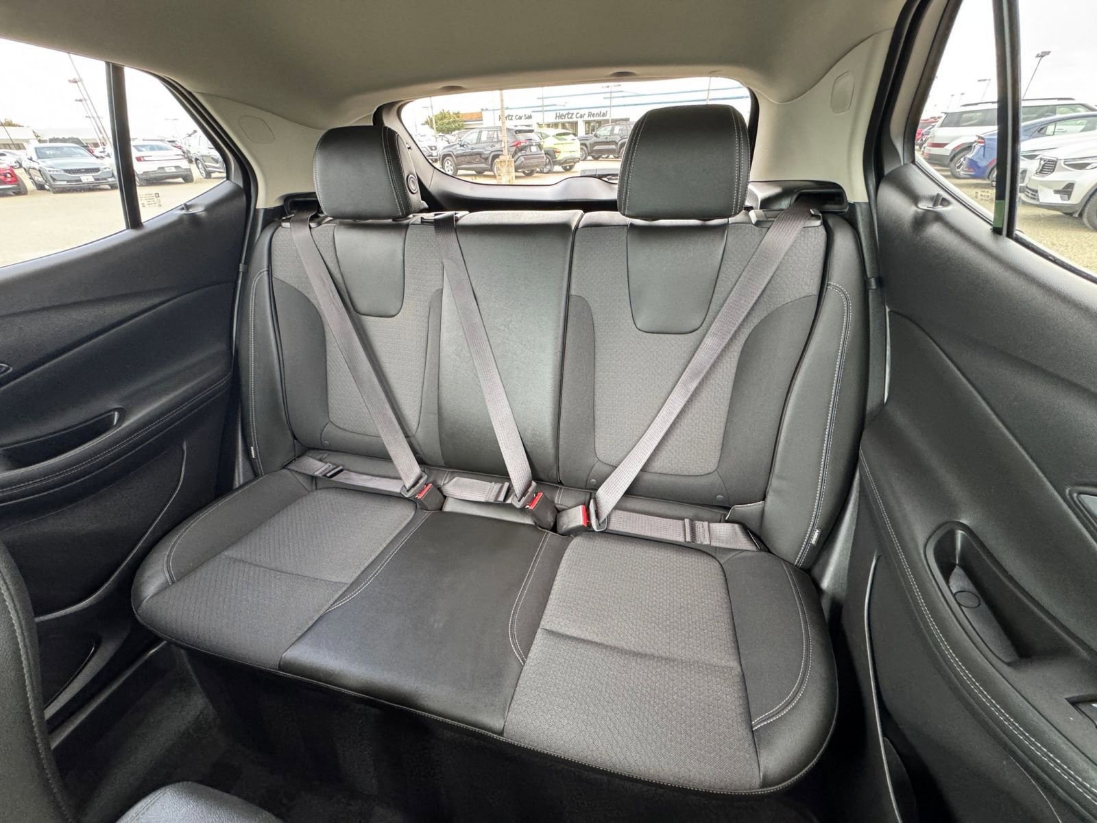 Used 2025 Buick Encore GX Preferred image 38