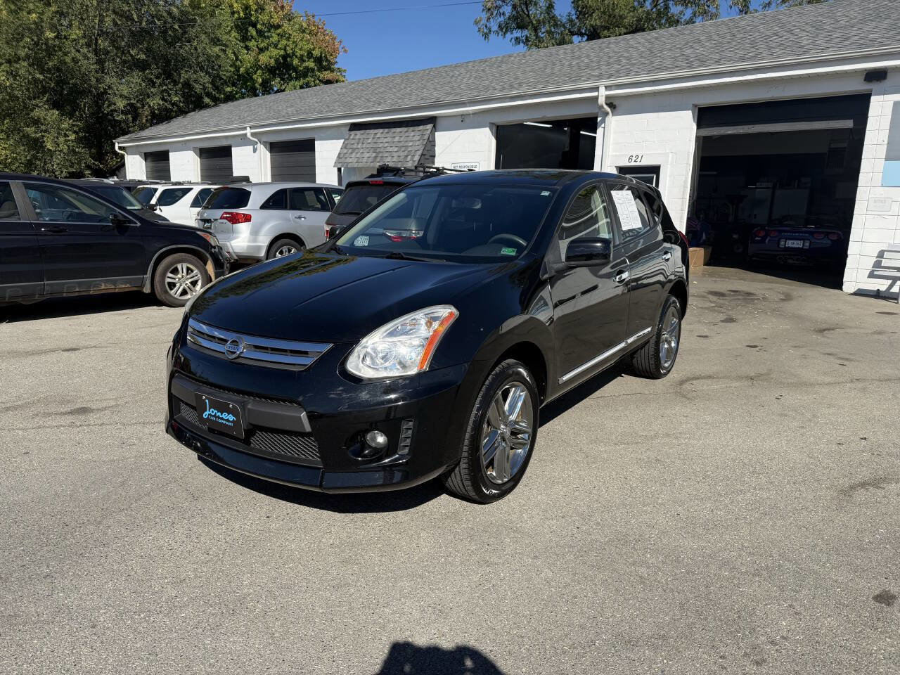 Used 2011 Nissan Rogue S Krom Edition image 2