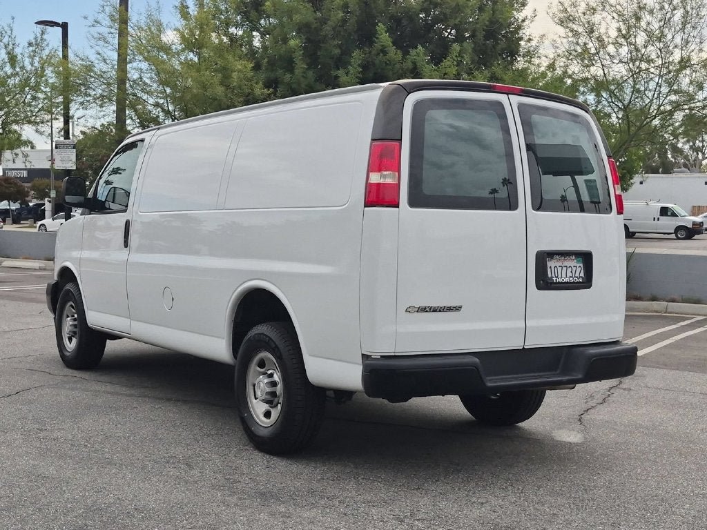 Used 2020 Chevrolet Express 2500 RWD image 4