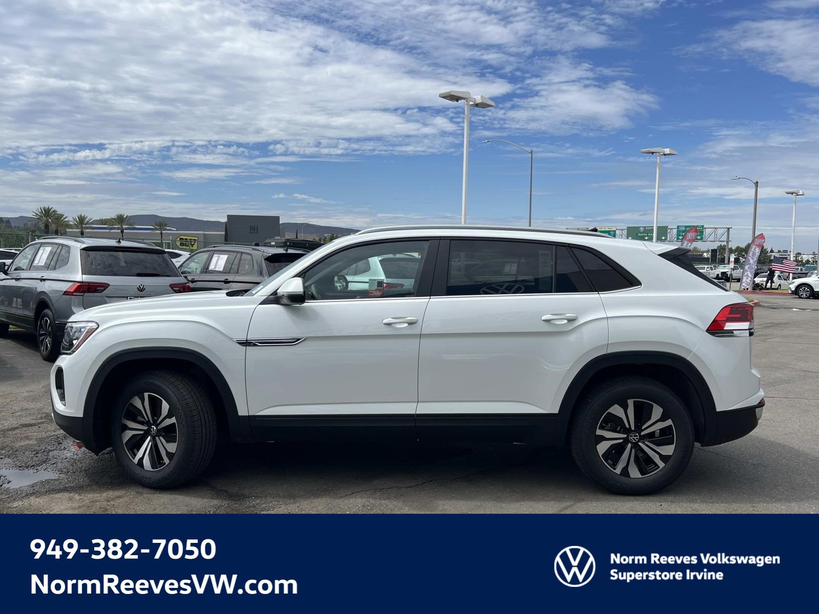 New 2026 Volkswagen Atlas Cross Sport SE image 2