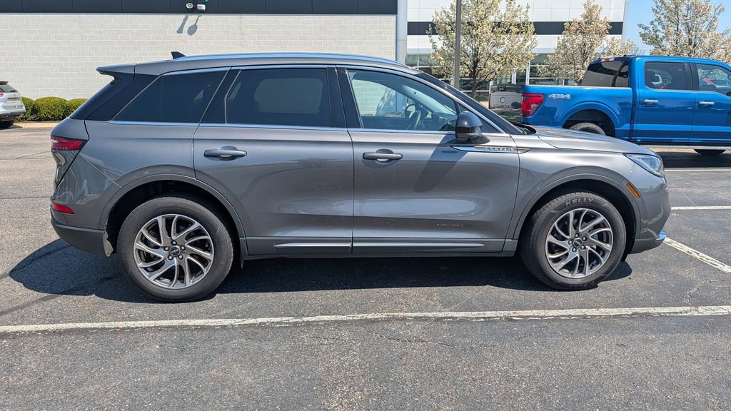 Used 2022 Lincoln Corsair AWD w/ Equipment Group 101A image 7
