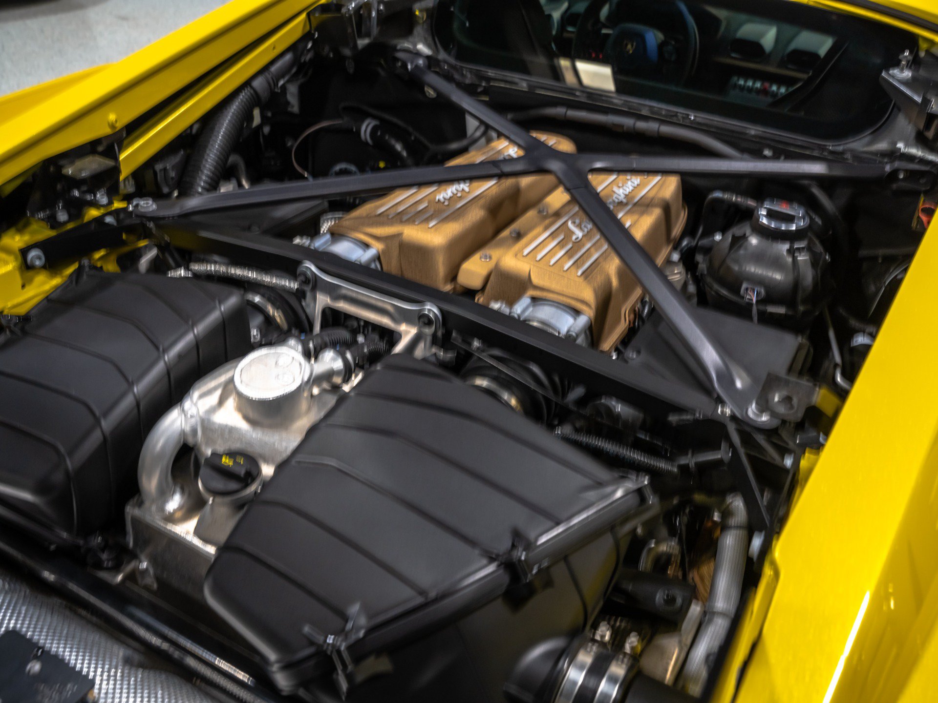 Used 2022 Lamborghini Huracan STO RWD image 82