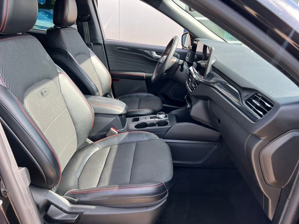 Used 2023 Ford Escape ST-Line w/ Tech Pack #1 image 11
