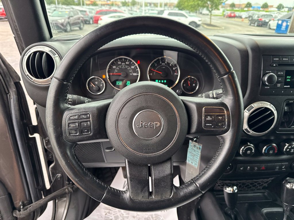 Used 2016 Jeep Wrangler Unlimited Sahara w/ Dual Top Group AWD/4WD image 12