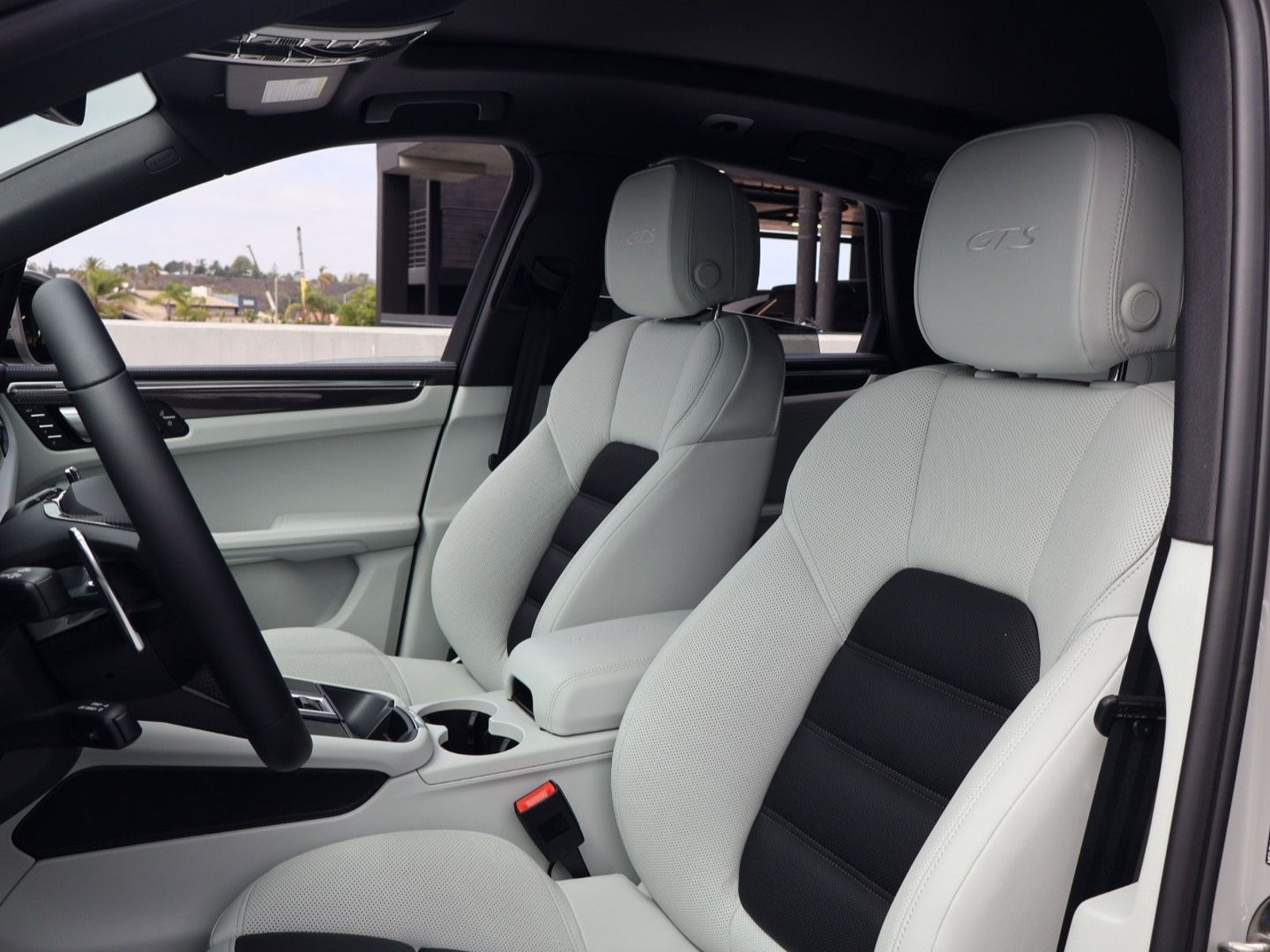 New 2026 Porsche Macan GTS AWD/4WD image 5