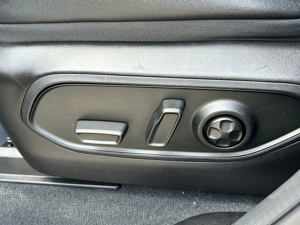 Certified 2024 Jeep Grand Cherokee Limited w/ Black Appearance Package image 19