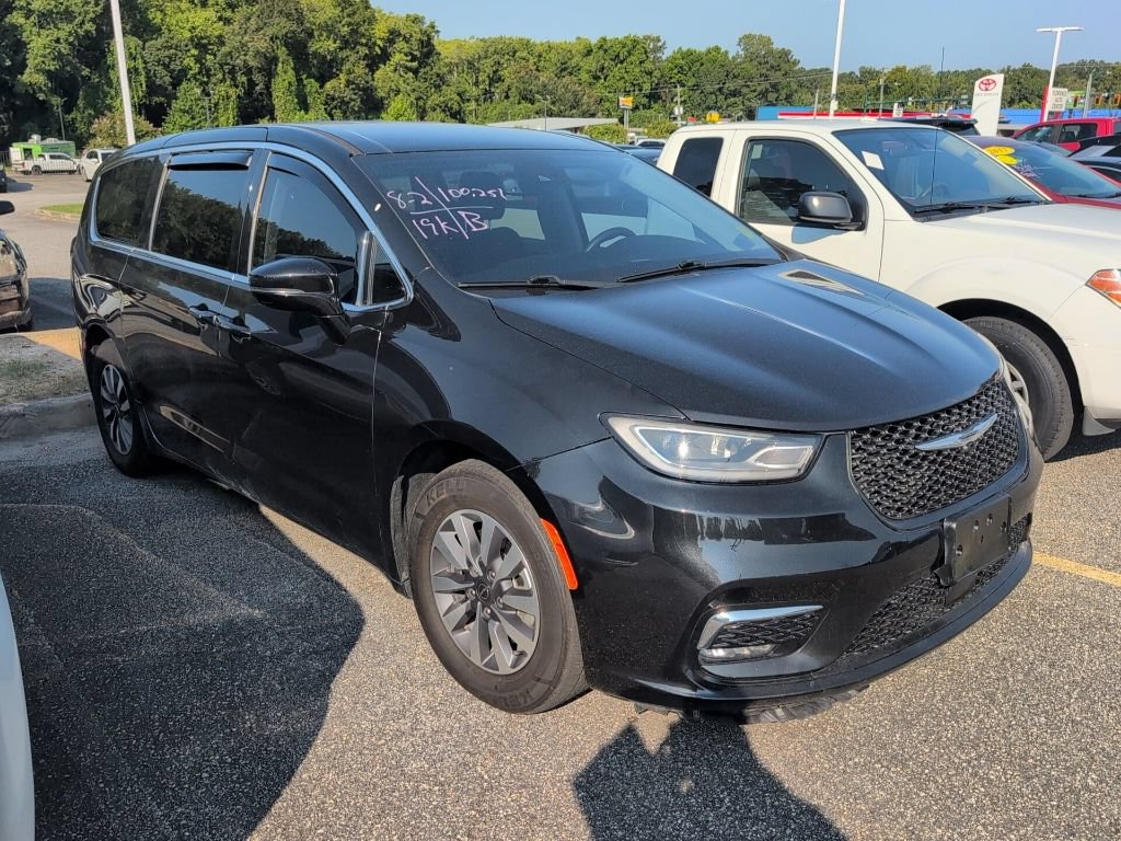 Used 2022 Chrysler Pacifica Touring-L
