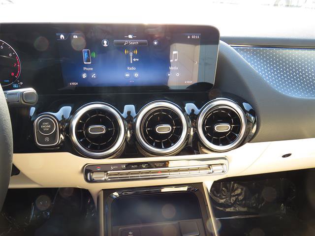 Used 2025 Mercedes-Benz GLA 250 4MATIC image 14