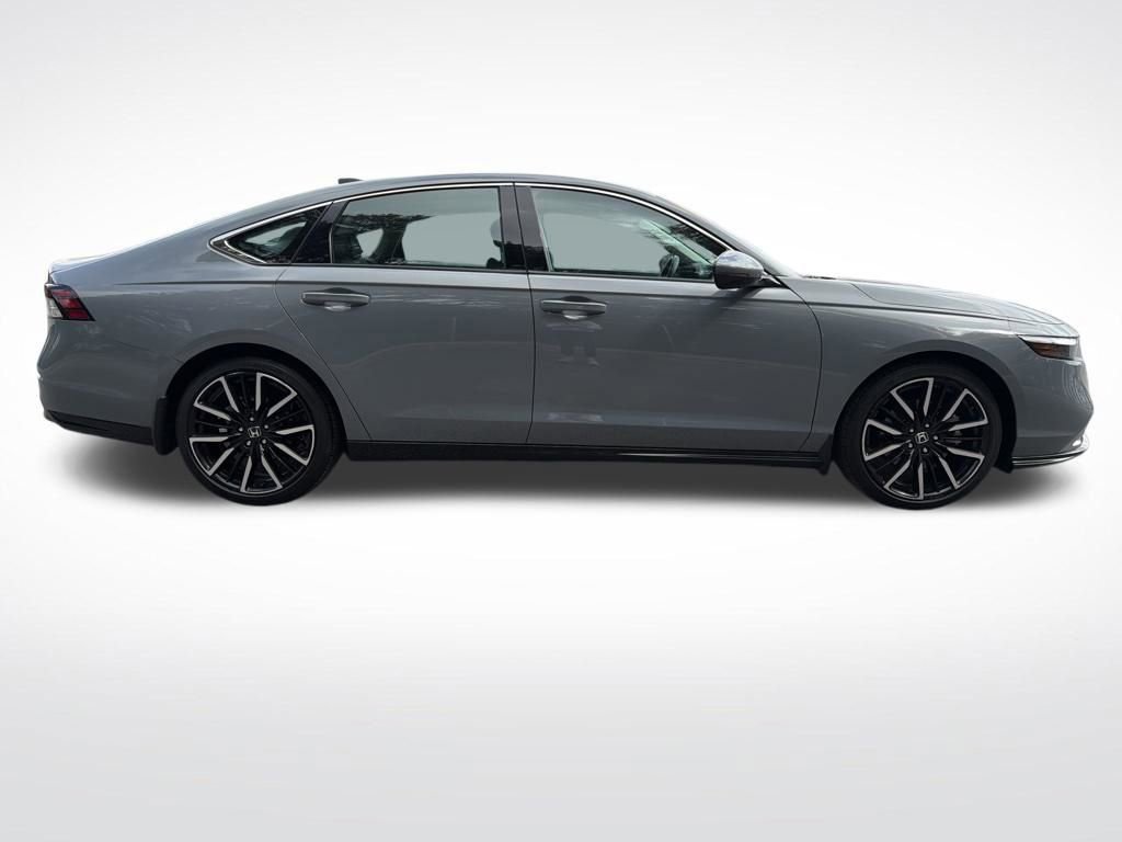 Used 2023 Honda Accord Touring image 4