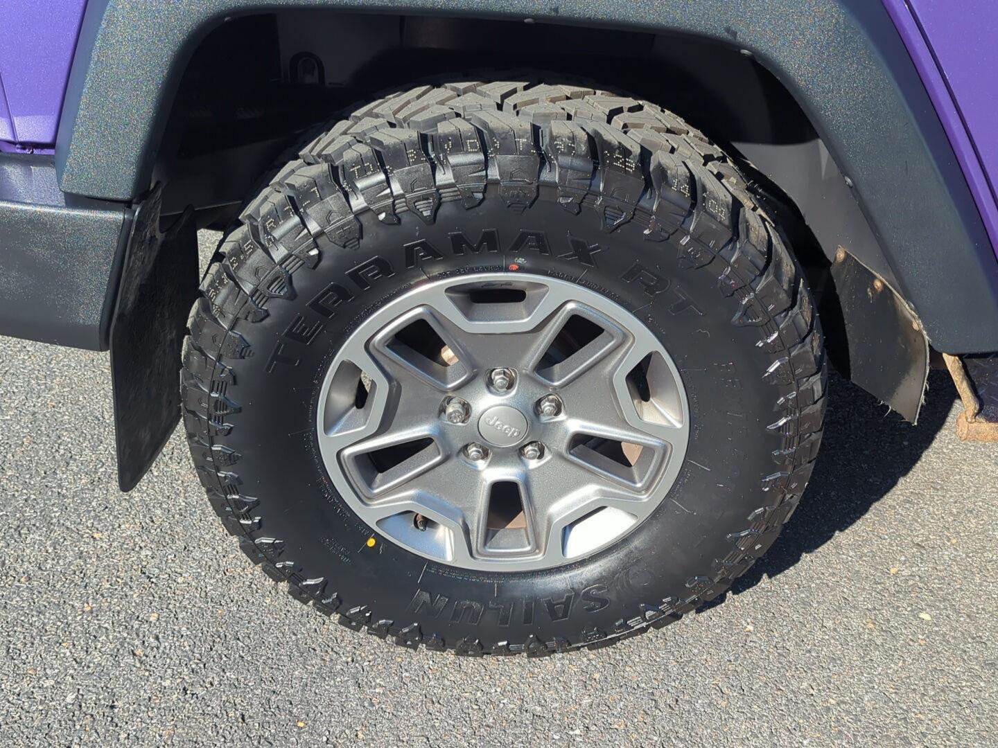 Used 2018 Jeep Wrangler Unlimited Rubicon w/ Cold Weather Group image 8