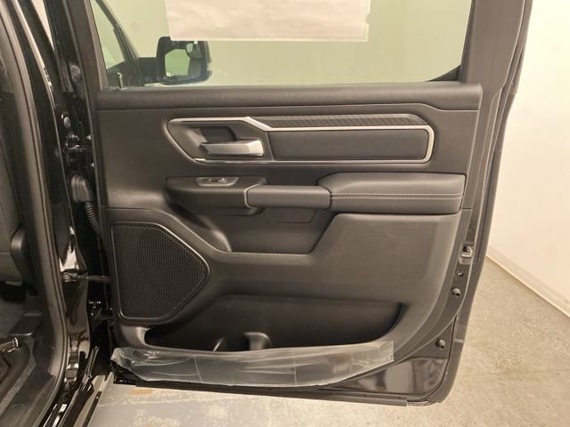 New 2026 RAM 1500 4x4 Crew Cab image 27
