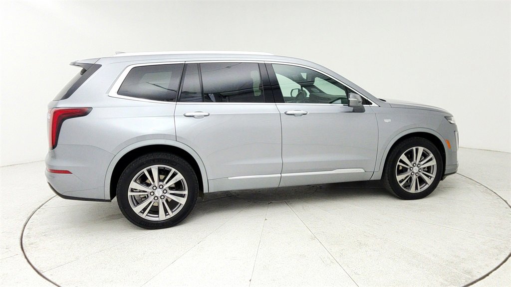 Used 2025 Cadillac XT6 Premium Luxury image 7