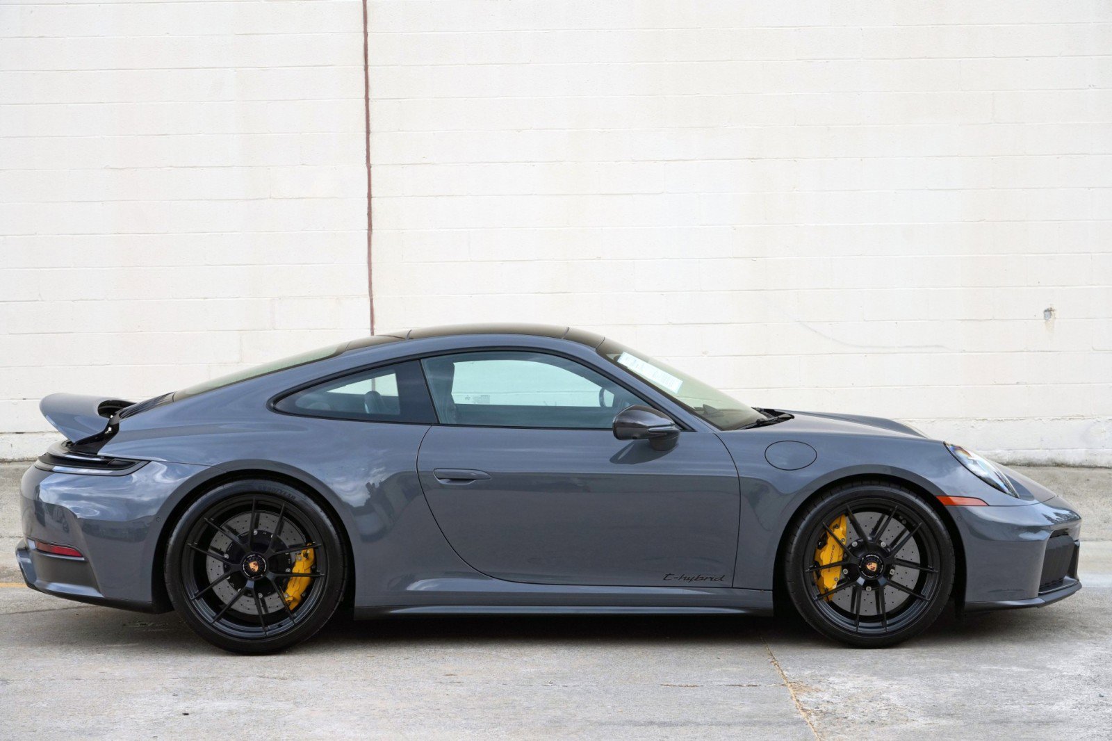 Used 2025 Porsche 911 Carrera 4 GTS AWD/4WD image 52