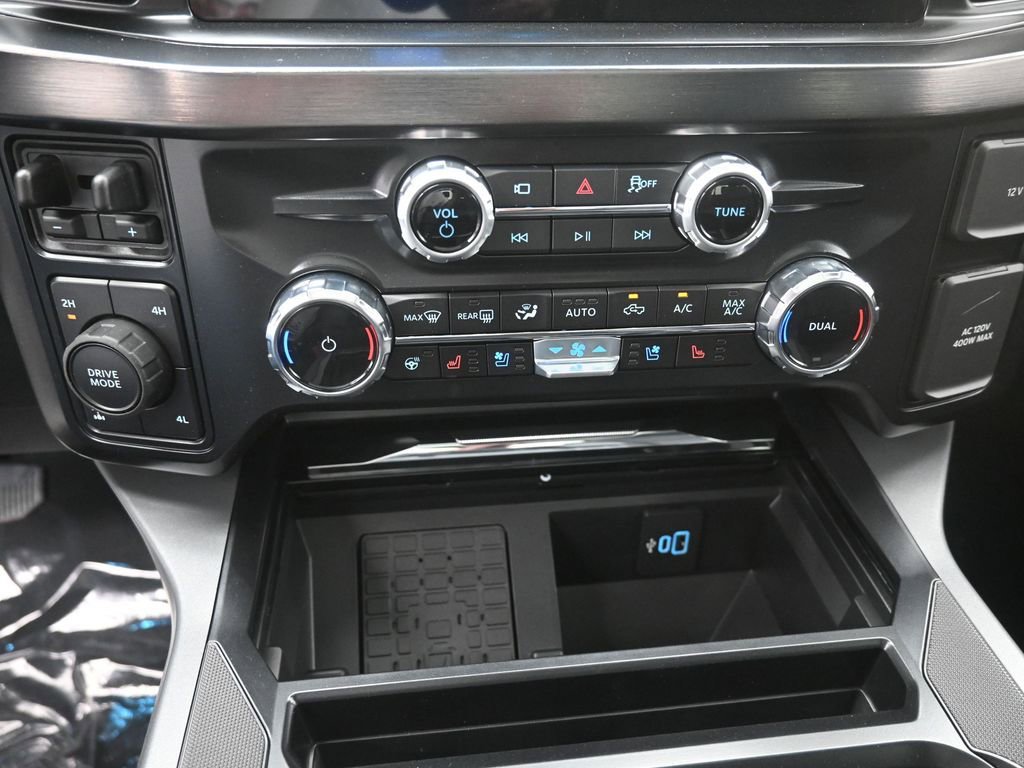 New 2026 Ford F250 Lariat w/ Black Appearance Package image 9