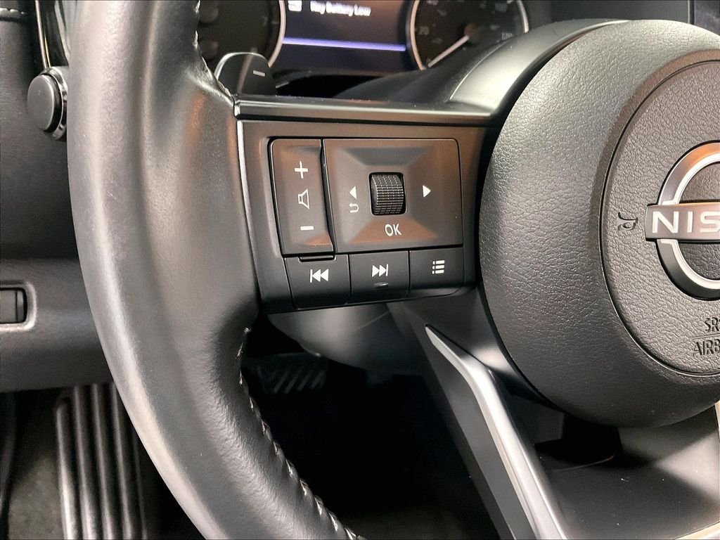 Used 2024 Nissan Pathfinder SV w/ Black Appearance Package AWD/4WD image 23