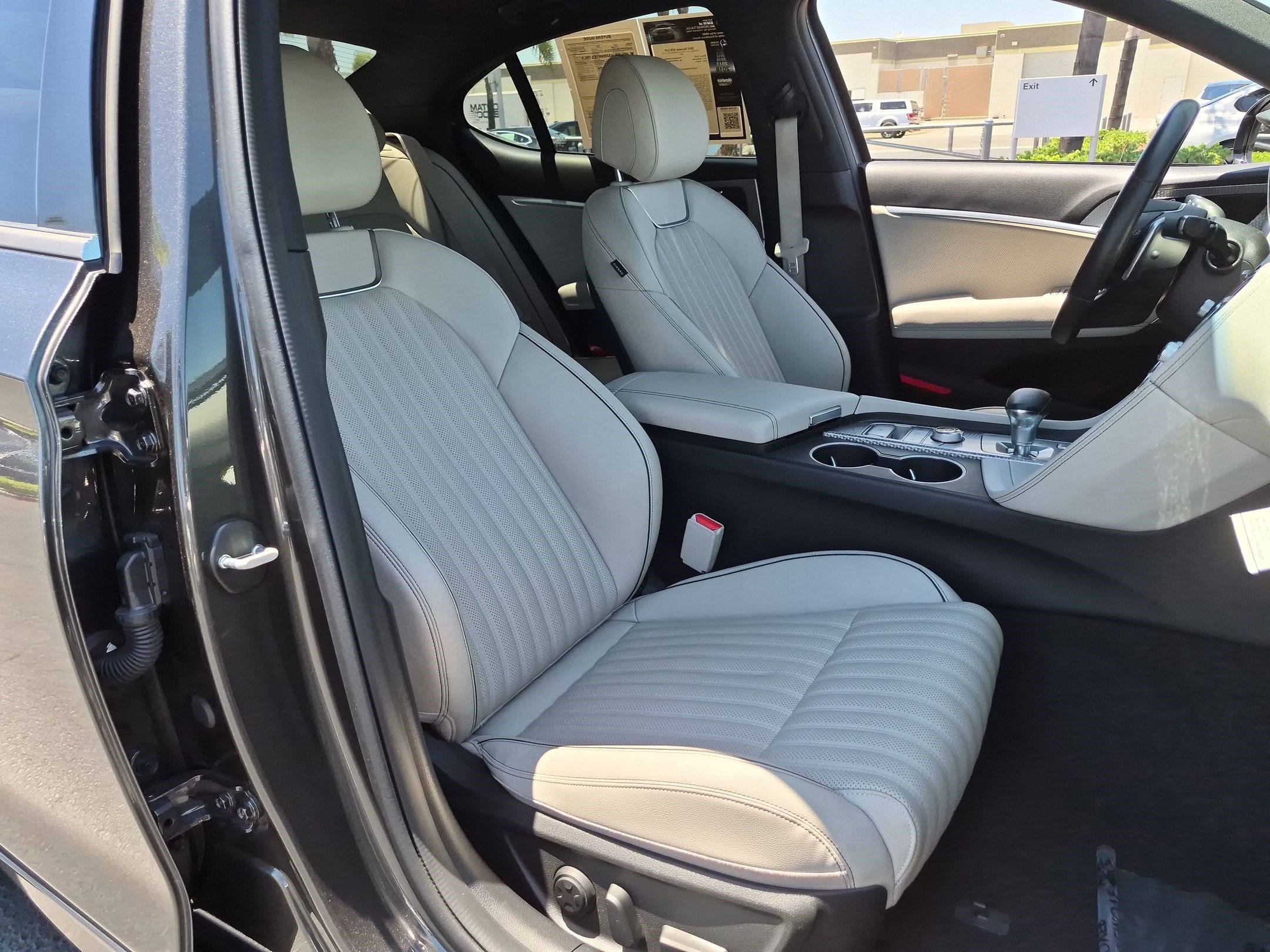 Used 2023 Genesis G70 2.0T w/ Sport Prestige Package RWD image 33